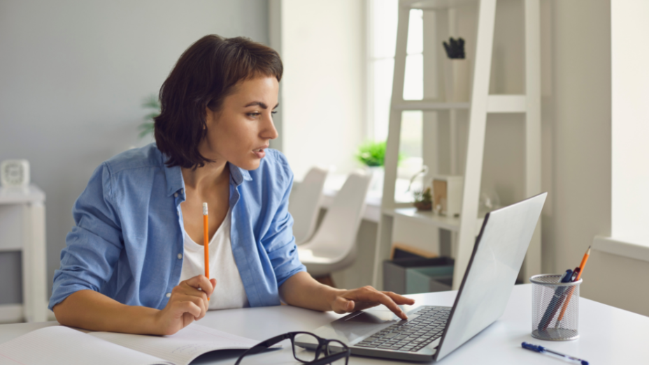 woman working on computer