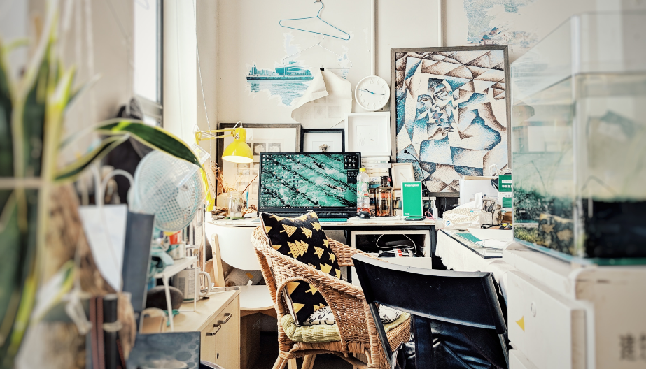 Are untidy desks really making us unproductive?